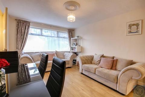 3 bedroom terraced house to rent, Primley Park Drive, Alwoodley, Leeds