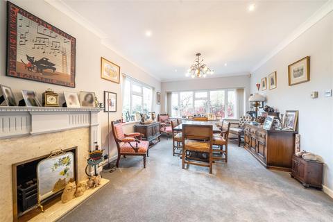 39 Richfield Road, Bushey, WD23 4JY