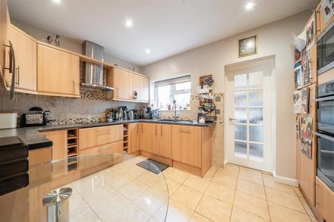 39 Richfield Road, Bushey, WD23 4JY