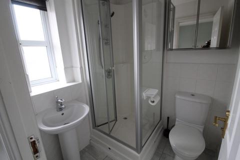 3 bedroom house to rent, Shire Road, Morley, Leeds