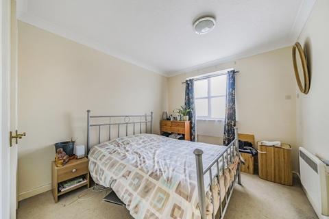 1 bedroom flat to rent, Lenelby Road Surbiton KT6