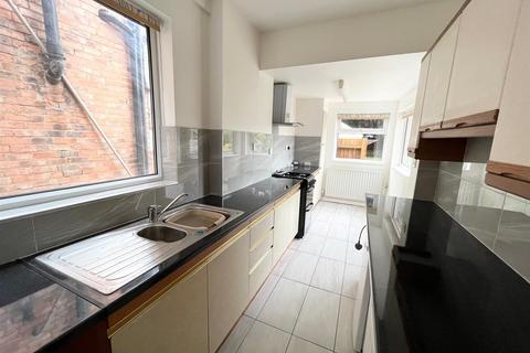 3 bedroom semi-detached house to rent, Croft Road, Yardley, Birmingham