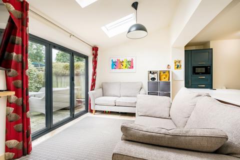 32 Kingrove Crescent, Chipping Sodbury, Bristol, BS37 6DG