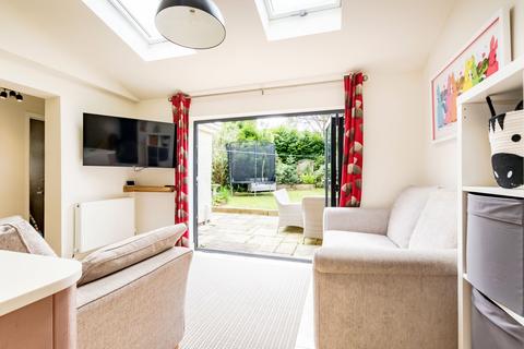 32 Kingrove Crescent, Chipping Sodbury, Bristol, BS37 6DG