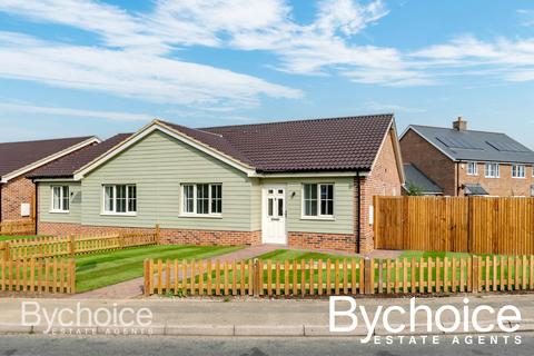 2 bedroom semi-detached bungalow for sale, Great Oak Place , Raydon