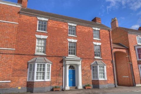 2 bedroom apartment to rent, Bridge Street, Pershore