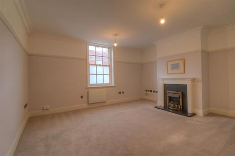 2 bedroom apartment to rent, Bridge Street, Pershore