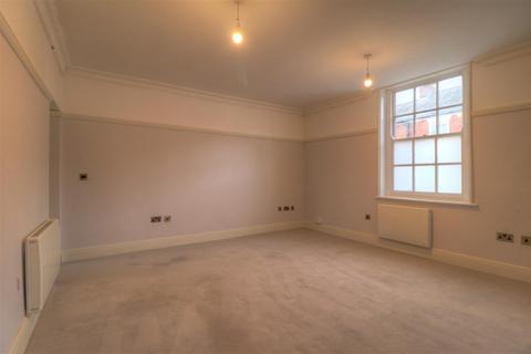 2 bedroom apartment to rent, Bridge Street, Pershore