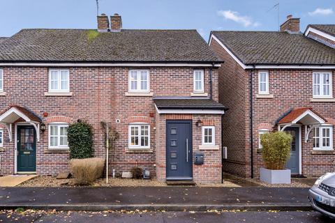 2 bedroom end of terrace house for sale, Acorn Gardens, Burghfield Common, Reading, RG7 3GN