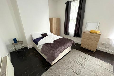 1 bedroom in a house share to rent, Alfreton Road, Nottingham NG7