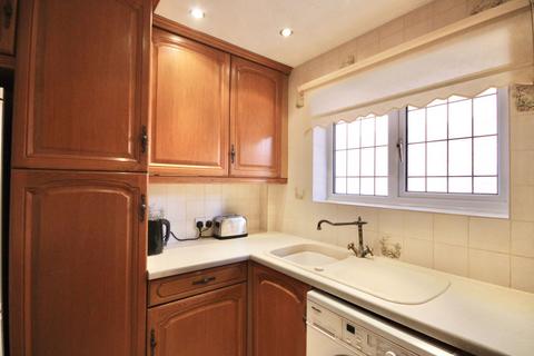 14 Fredericks Close, Norton, Stourbridge, DY8 3YW