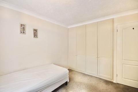 14 Fredericks Close, Norton, Stourbridge, DY8 3YW