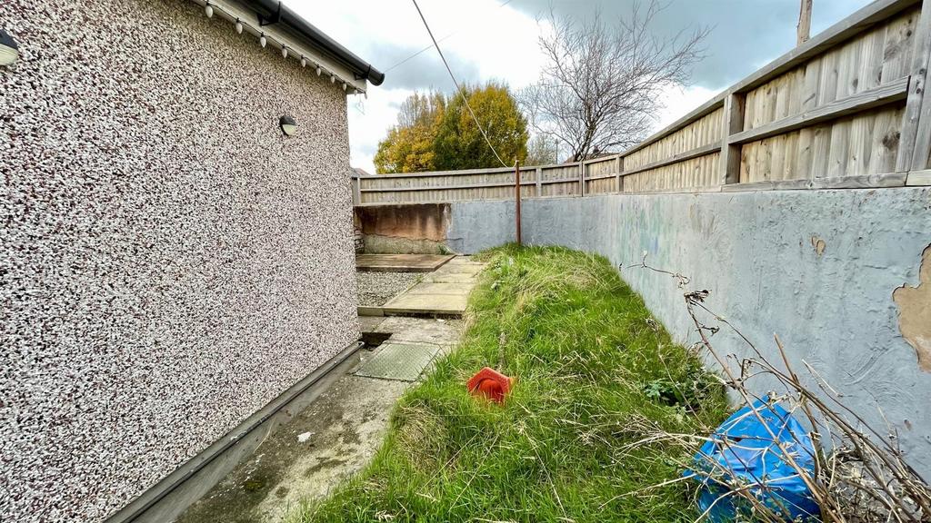 Rear garden/ courtyard