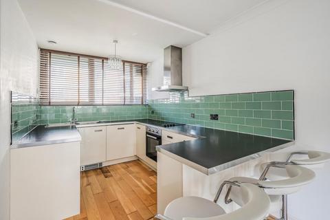 40 Winterfold Close, London, SW19 6LE