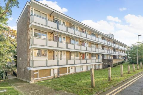 40 Winterfold Close, London, SW19 6LE