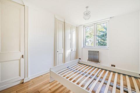 40 Winterfold Close, London, SW19 6LE