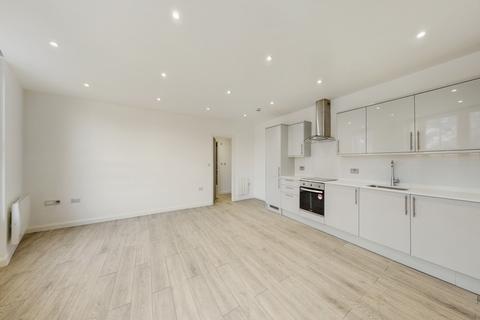 1 bedroom flat to rent, Bushey Grove Road, Bushey, WD23