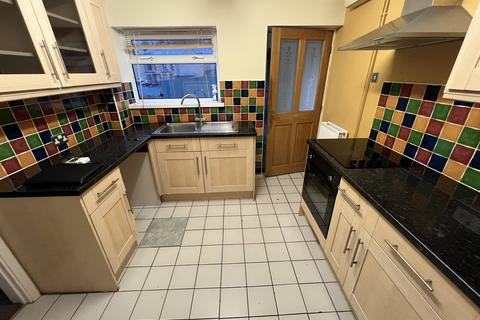 3 bedroom semi-detached house to rent, Heol Dyfnallt, Johnstown, Carmarthen