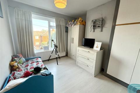 2 bedroom end of terrace house for sale, Sumner Street, Shaw, Oldham, Greater Manchester, OL2