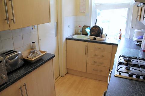 2 bedroom terraced house to rent, Grimthorpe Street, Headingley, Leeds, LS6 3JU