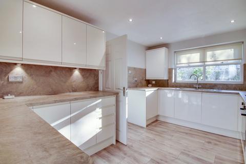 3 bedroom terraced house for sale, Roundhead Fold, Apperley Bridge, Bradford, West Yorkshire, BD10