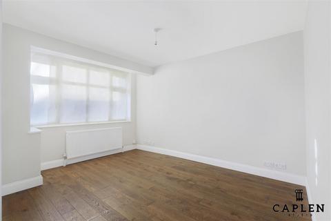 2 bedroom house for sale, Malvern Gardens, Loughton