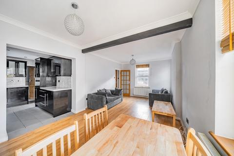 4 bedroom house to rent, Church Lane London N2