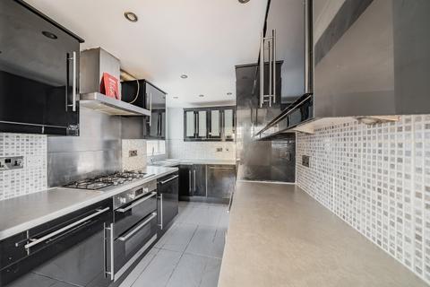 4 bedroom house to rent, Church Lane London N2