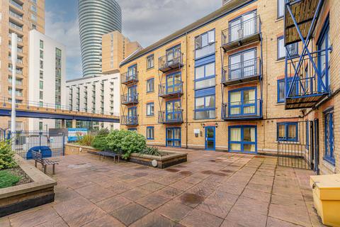 1 bedroom flat for sale, Peninsula Court, Isle of Dogs E14