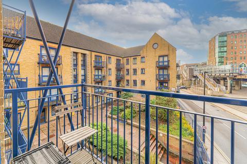 1 bedroom flat for sale, Peninsula Court, Isle of Dogs E14