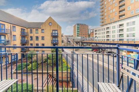 1 bedroom flat for sale, Peninsula Court, Isle of Dogs E14