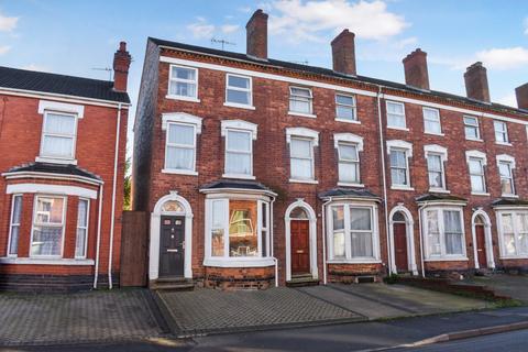 4 bedroom end of terrace house for sale, Astwood Road, Worcestershire WR3