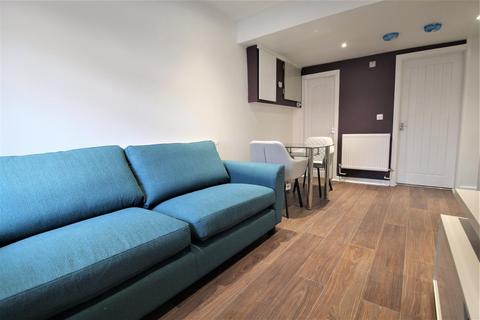 2 bedroom apartment to rent, Edwin Road, Hyde Park, Leeds, LS6 1NL