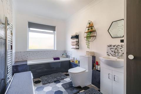 27 Downsview Drive, Midhurst, GU29 9LW