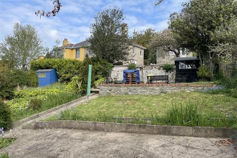 3 bedroom terraced house to rent, Kenwyn Road, Torquay TQ1