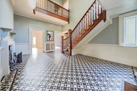 Grove House, 28 Quarry Road, Winchester, SO23 0JG