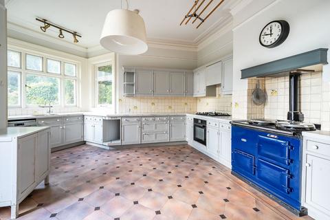 Grove House, 28 Quarry Road, Winchester, SO23 0JG