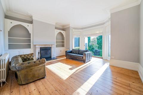 Grove House, 28 Quarry Road, Winchester, SO23 0JG