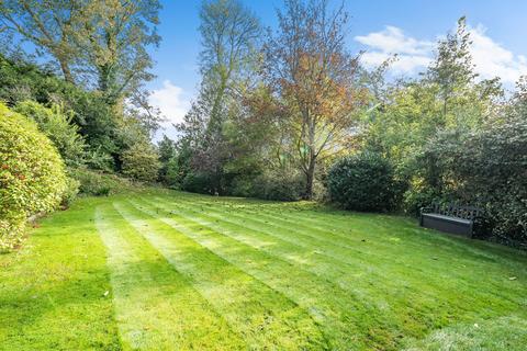 Grove House, 28 Quarry Road, Winchester, SO23 0JG