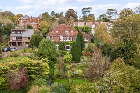 Grove House, 28 Quarry Road, Winchester, SO23 0JG