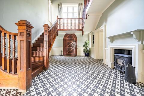 Grove House, 28 Quarry Road, Winchester, SO23 0JG