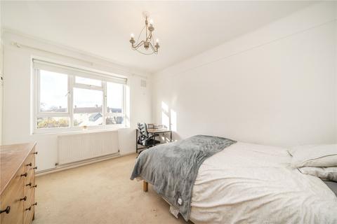 3 bedroom apartment to rent, London SW12