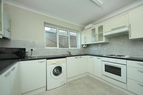 4 bedroom house share to rent, 28 South Ealing Road, London W5