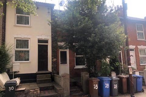 3 bedroom terraced house to rent, Bulwer Road, Ipswich IP1