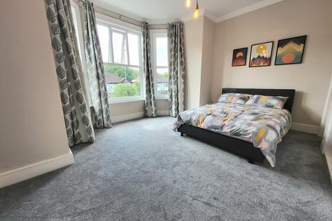 2 bedroom flat to rent, Wilmslow Road, Didsbury, Manchester, M20