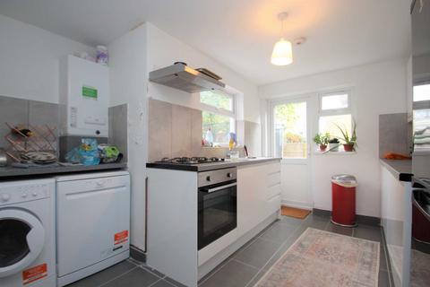 2 bedroom flat to rent, Langdon Park Road, London N6