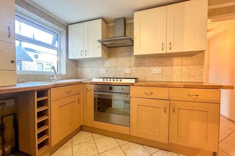 2 bedroom flat to rent, 2 Bedroom Flat To Let - HP13