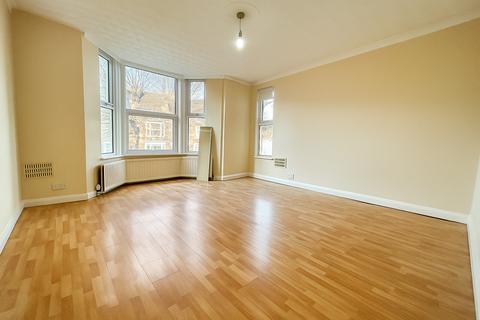 2 bedroom flat to rent, 2 Bedroom Flat To Let - HP13