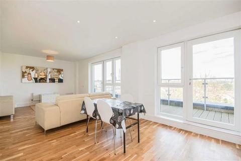 3 bedroom flat for sale, Coopers Road, London SE1