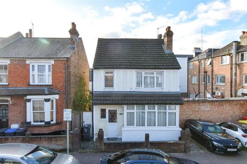 3 bedroom detached house for sale, Victoria Road, Coulsdon, Surrey